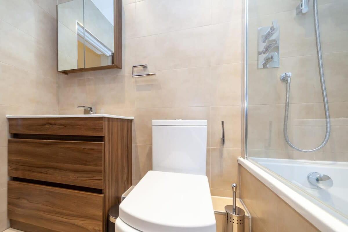 Spacious 2 Bedroom Maisonette In Stratford Londres Exterior foto